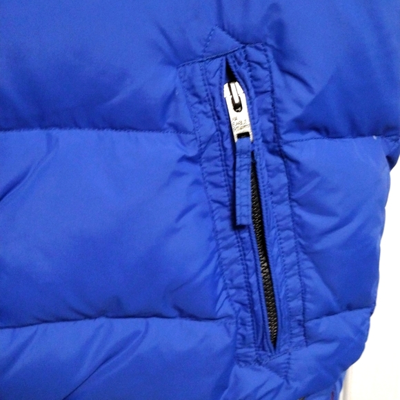 American Eagle Men's Medium Blue Down Vest Zipper & Buttons 2 outside pockets. - Picture 3 of 7